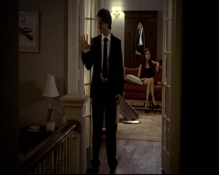 VampireDiariesWorld-dot-org_2x07Masquerade1367.jpg