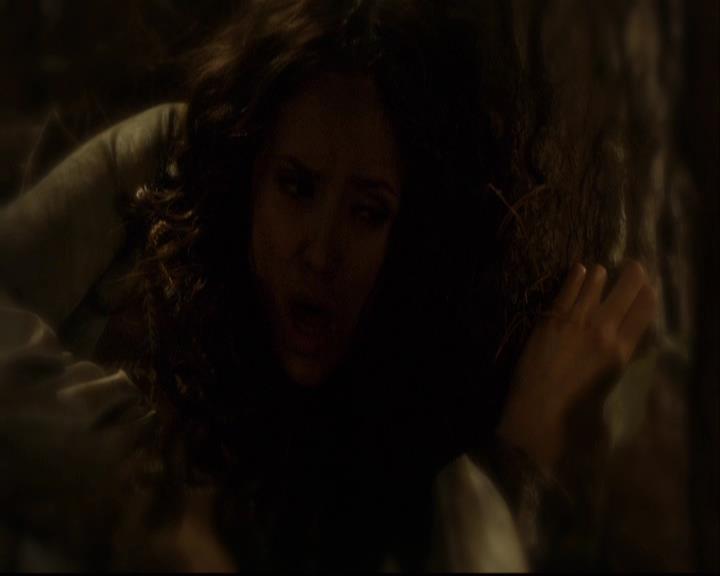 VampireDiariesWorld-dot-org_2x09Katerine0550.jpg