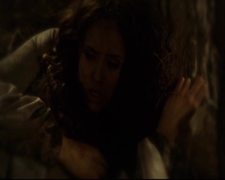 VampireDiariesWorld-dot-org_2x09Katerine0551.jpg