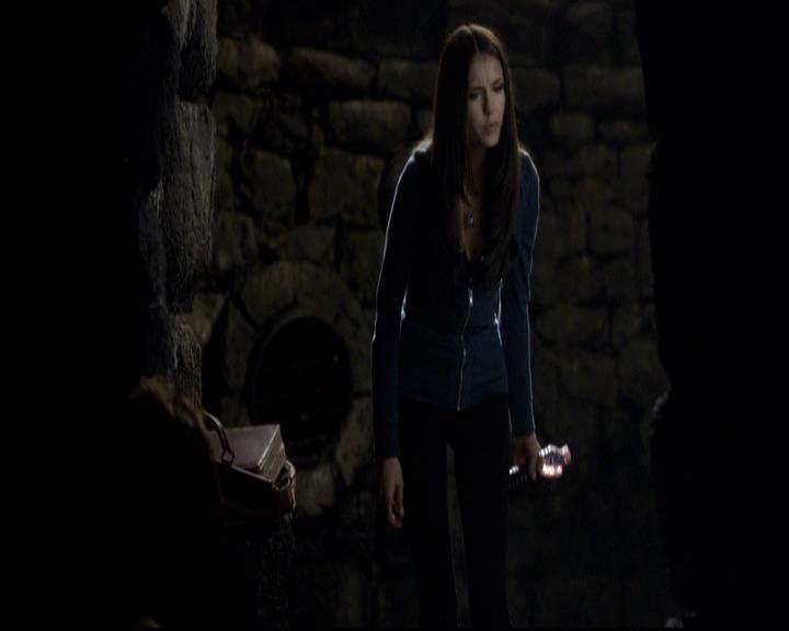 VampireDiariesWorld-dot-org_2x09Katerine0591.jpg