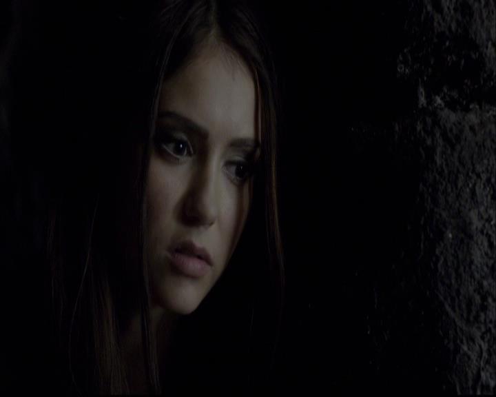 VampireDiariesWorld-dot-org_2x09Katerine1004.jpg