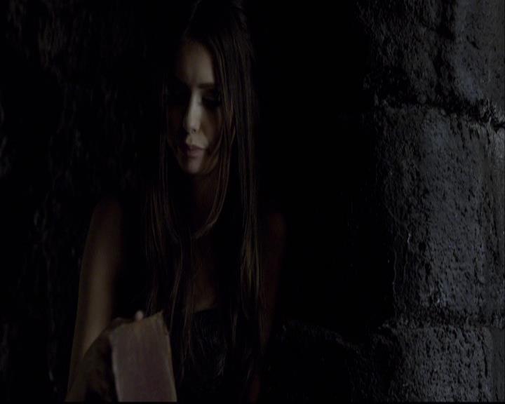 VampireDiariesWorld-dot-org_2x09Katerine1089.jpg