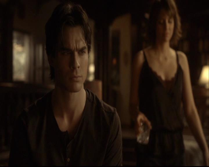 VampireDiariesWorld-dot-org_2x09Katerine1940.jpg