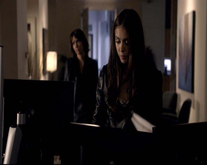 VampireDiariesWorld-dot-org_2x10TheSacrifce0723.jpg