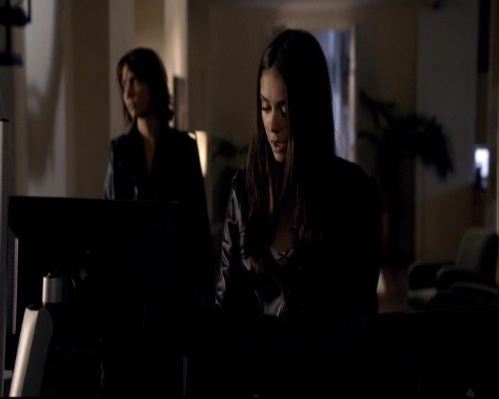 VampireDiariesWorld-dot-org_2x10TheSacrifce0724.jpg