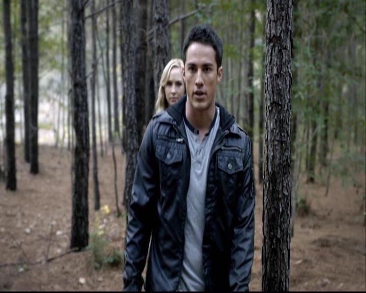 VampireDiariesWorld-dot-org_2x10TheSacrifce0863.jpg