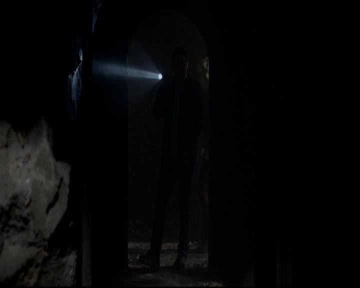 VampireDiariesWorld-dot-org_2x10TheSacrifce0881.jpg