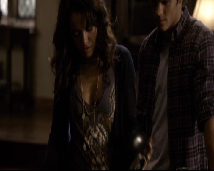 VampireDiariesWorld-dot-org_2x10TheSacrifce0985.jpg