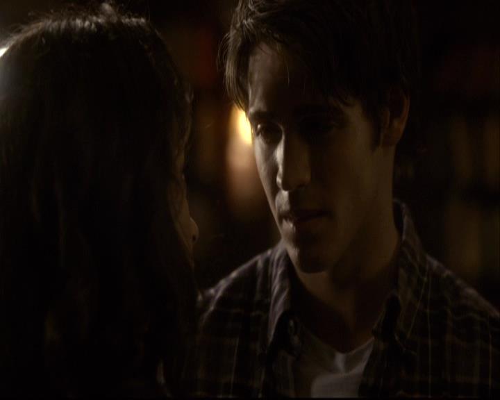 VampireDiariesWorld-dot-org_2x10TheSacrifce1010.jpg