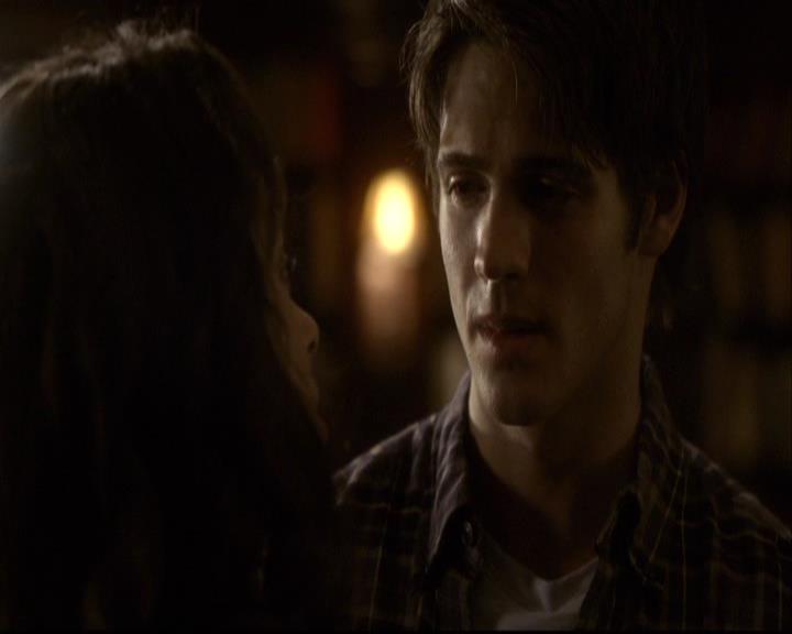 VampireDiariesWorld-dot-org_2x10TheSacrifce1018.jpg