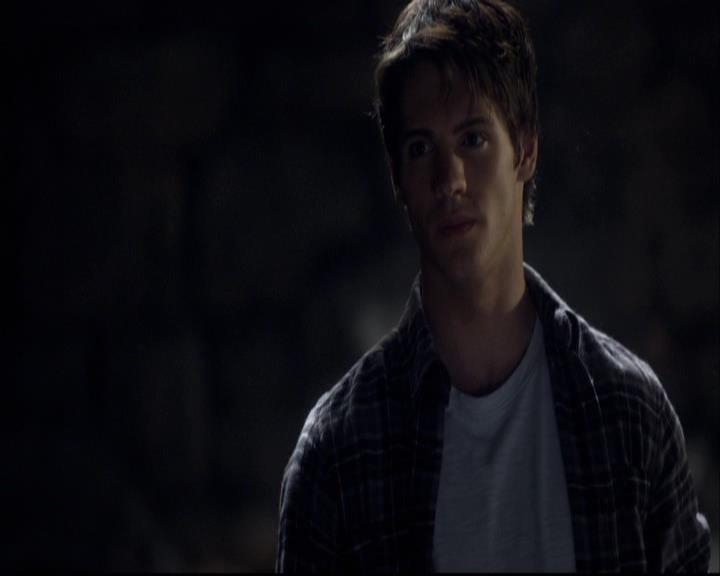 VampireDiariesWorld-dot-org_2x10TheSacrifce1220.jpg