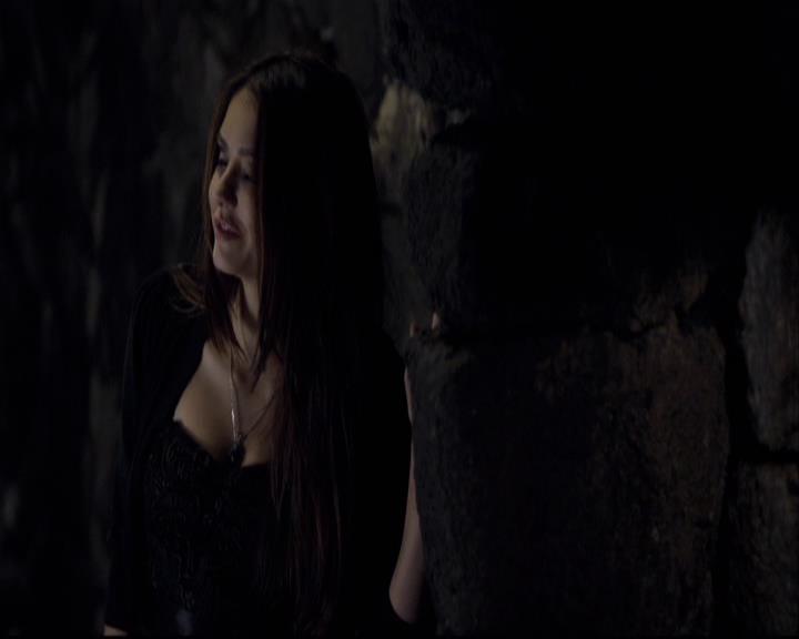 VampireDiariesWorld-dot-org_2x10TheSacrifce1221.jpg