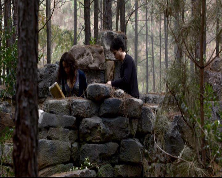 VampireDiariesWorld-dot-org_2x10TheSacrifce1290.jpg