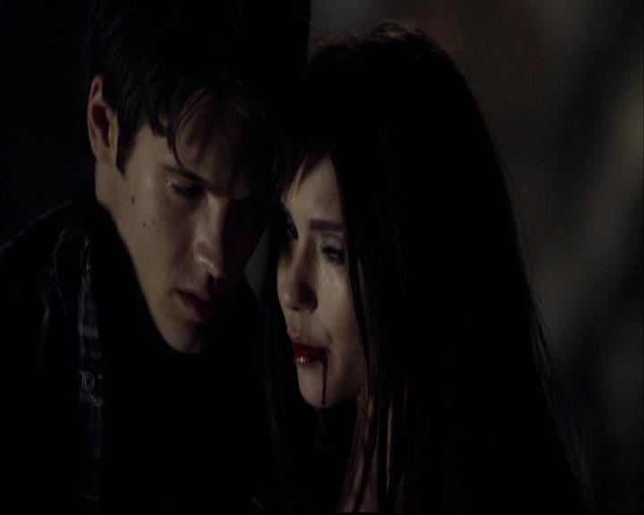 VampireDiariesWorld-dot-org_2x10TheSacrifce1323.jpg