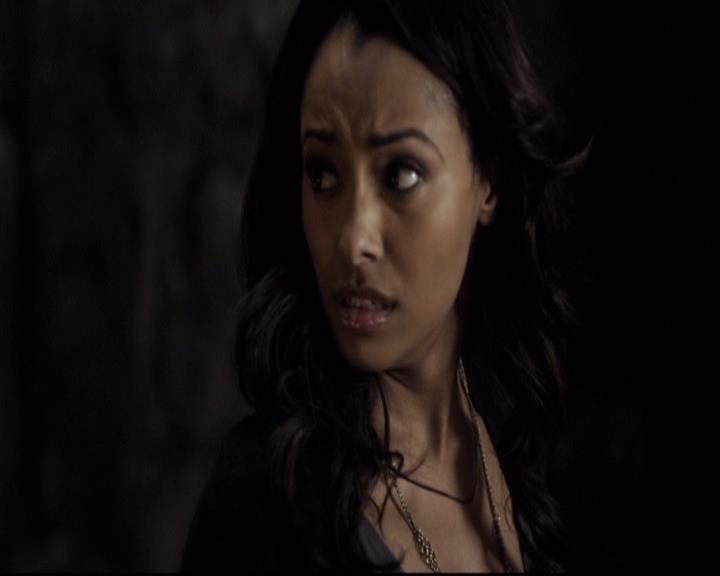 VampireDiariesWorld-dot-org_2x10TheSacrifce1403.jpg