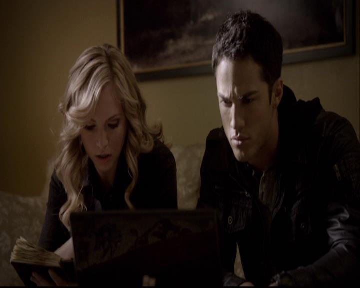 VampireDiariesWorld-dot-org_2x10TheSacrifce1480.jpg