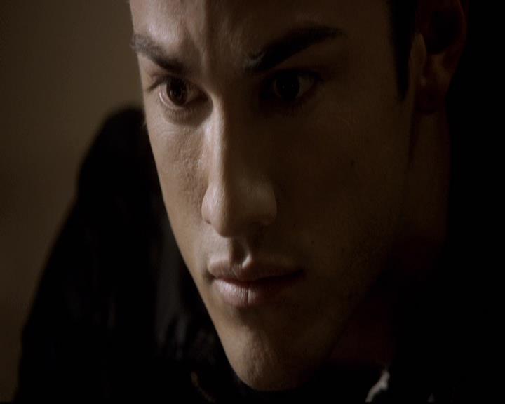 VampireDiariesWorld-dot-org_2x10TheSacrifce1517.jpg