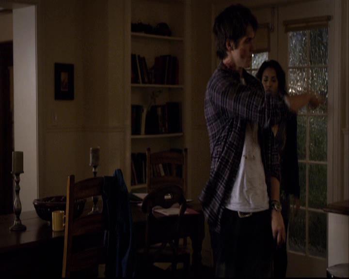 VampireDiariesWorld-dot-org_2x10TheSacrifce1990.jpg