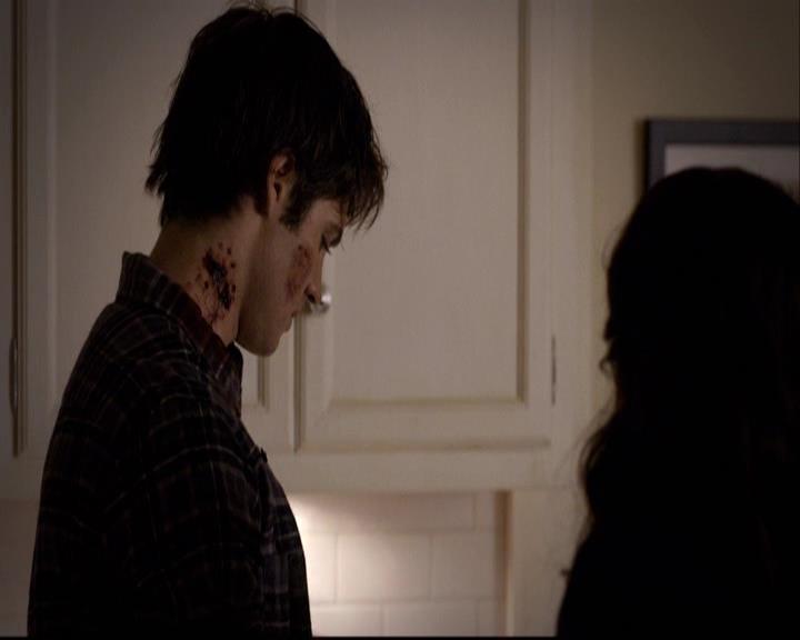 VampireDiariesWorld-dot-org_2x10TheSacrifce2004.jpg