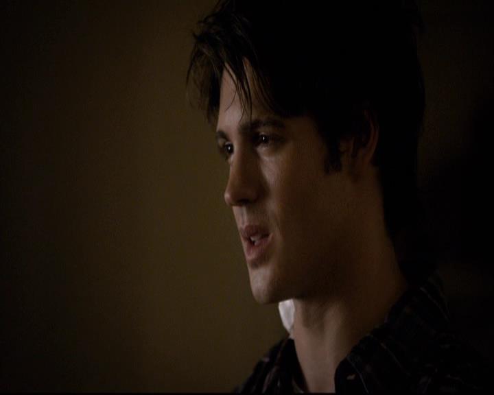 VampireDiariesWorld-dot-org_2x10TheSacrifce2030.jpg