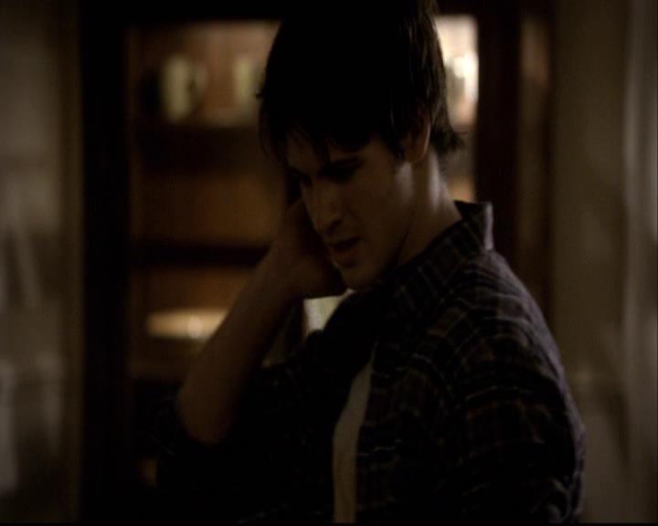 VampireDiariesWorld-dot-org_2x10TheSacrifce2070.jpg