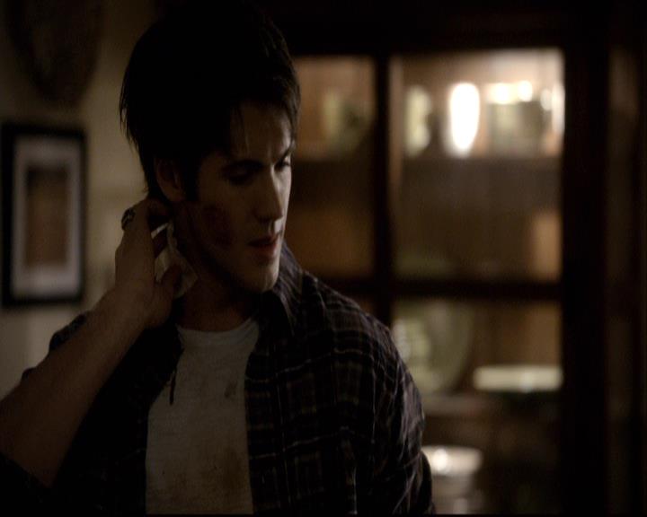 VampireDiariesWorld-dot-org_2x10TheSacrifce2072.jpg