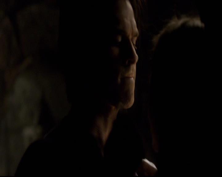 VampireDiariesWorld-dot-org_2x10TheSacrifce2145.jpg