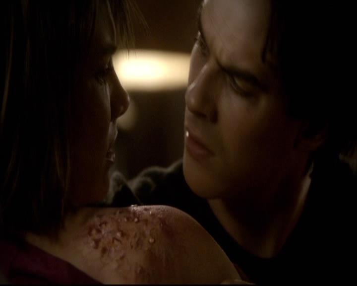 VampireDiariesWorld-dot-org_2x11ByTheLightOfTheMoon2257.jpg