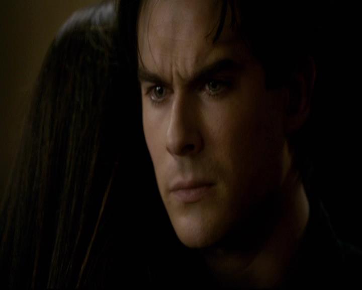 VampireDiariesWorld-dot-org_2x12TheDecent2072.jpg