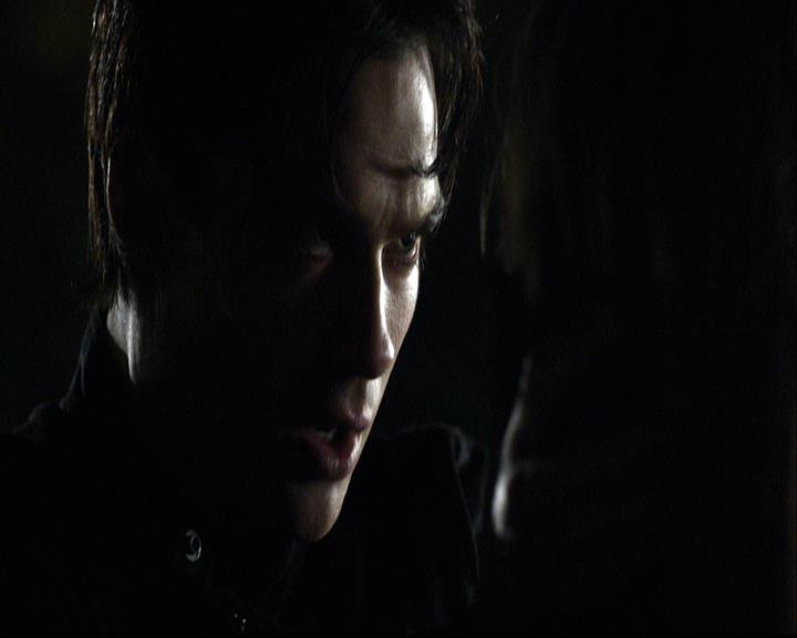 VampireDiariesWorld-dot-org_2x12TheDecent2228.jpg