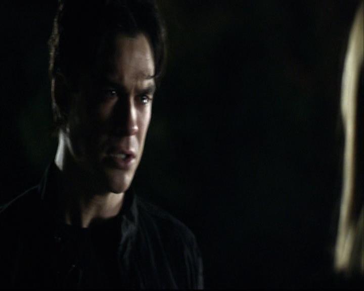 VampireDiariesWorld-dot-org_2x12TheDecent2250.jpg