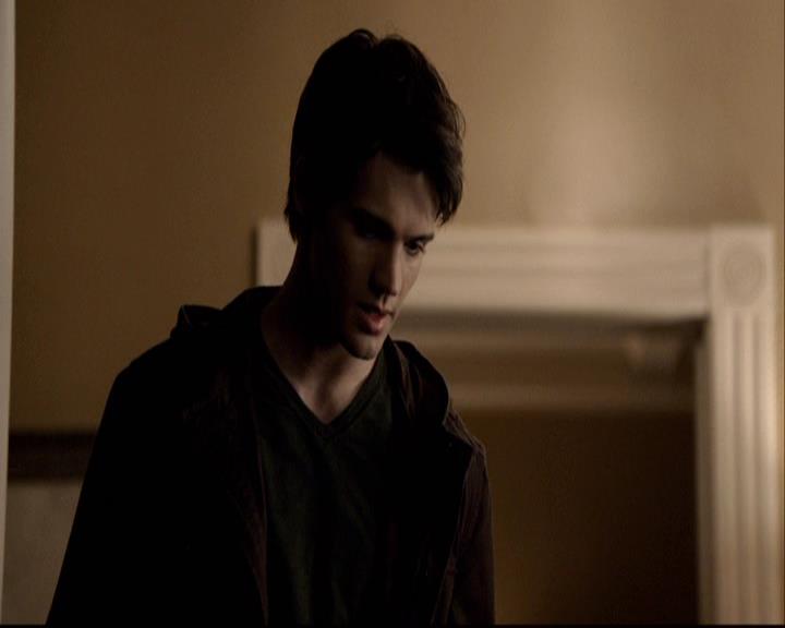 VampireDiariesWorld-dot-org_2x14CryingWolf1075.jpg