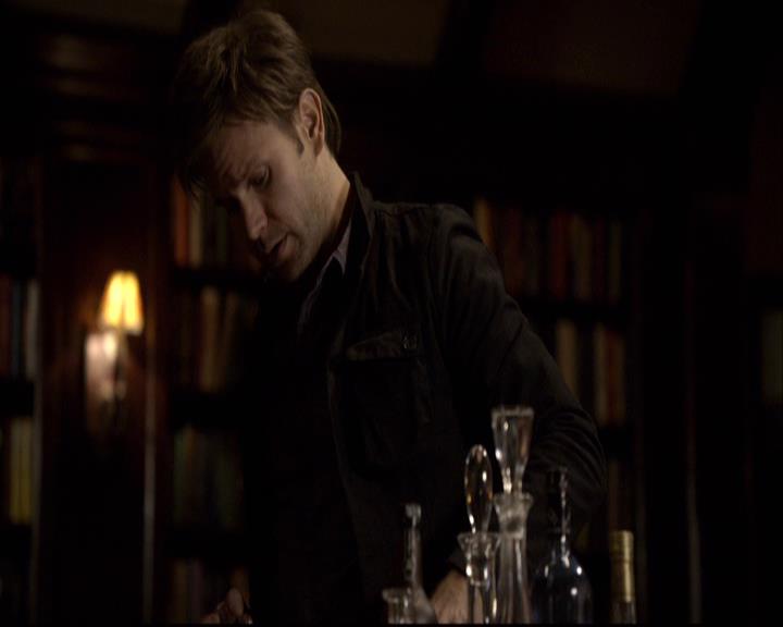 VampireDiariesWorld-dot-org_2x14CryingWolf1106.jpg