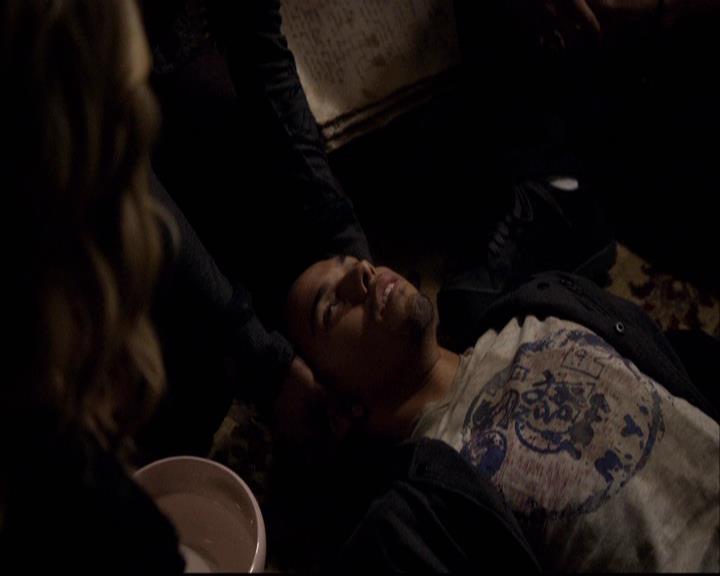 VampireDiariesWorld-dot-org_2x14CryingWolf1420.jpg