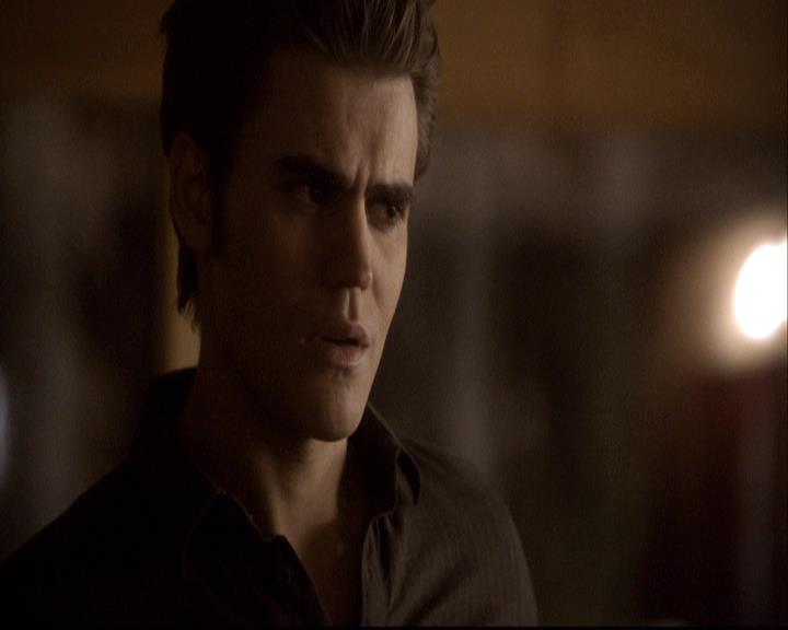 VampireDiariesWorld-dot-org_2x14CryingWolf1976.jpg