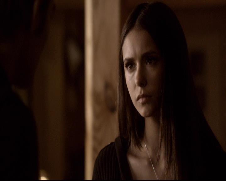 VampireDiariesWorld-dot-org_2x14CryingWolf2002.jpg