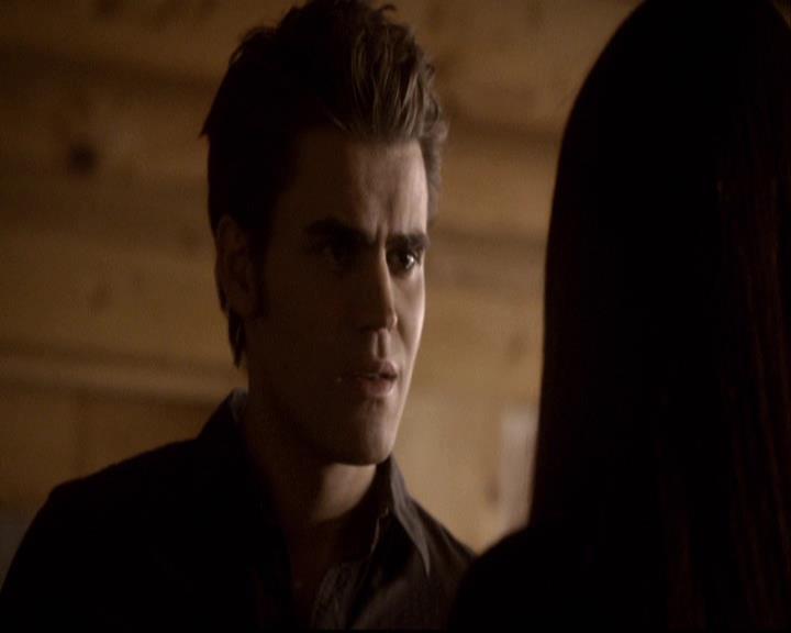 VampireDiariesWorld-dot-org_2x14CryingWolf2005.jpg