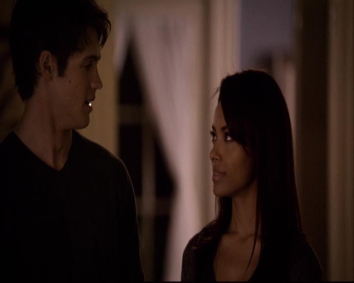 VampireDiariesWorld-dot-org_2x14CryingWolf2021.jpg