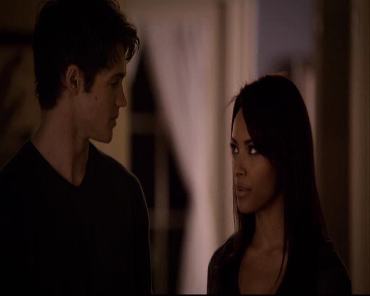 VampireDiariesWorld-dot-org_2x14CryingWolf2022.jpg