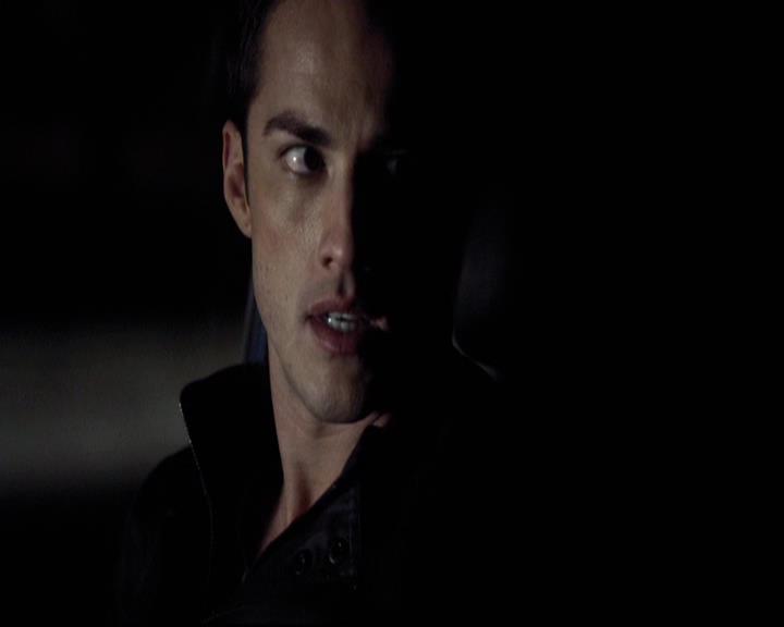 VampireDiariesWorld-dot-org_2x14CryingWolf2214.jpg