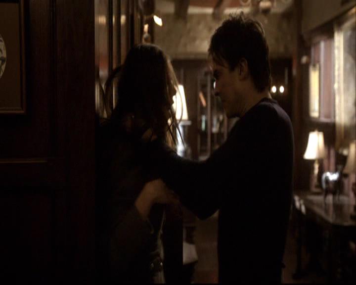 VampireDiariesWorld-dot-org_2x16TheHouseGuest0030.jpg