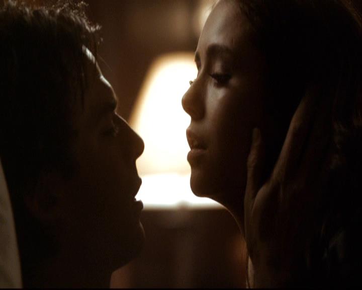 VampireDiariesWorld-dot-org_2x16TheHouseGuest2020.jpg