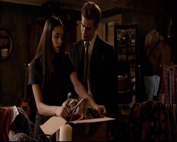 VampireDiariesWorld-dot-org_2x18TheLastDance0800.jpg