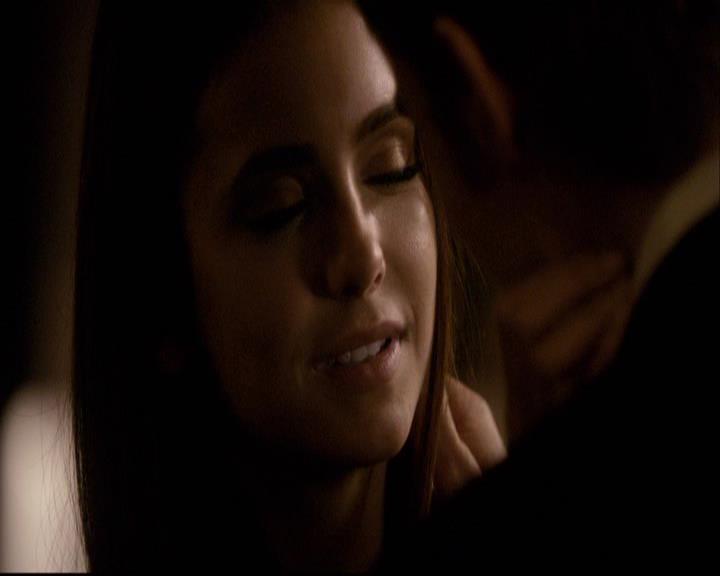 VampireDiariesWorld-dot-org_2x18TheLastDance0833.jpg