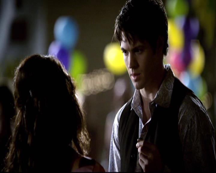 VampireDiariesWorld-dot-org_2x18TheLastDance0922.jpg