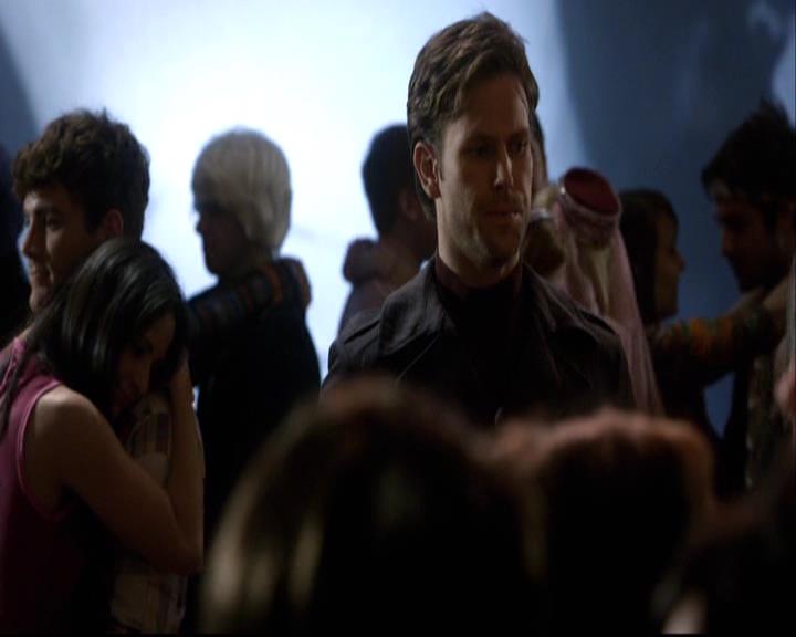 VampireDiariesWorld-dot-org_2x18TheLastDance1040.jpg