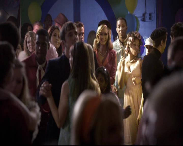 VampireDiariesWorld-dot-org_2x18TheLastDance1077.jpg