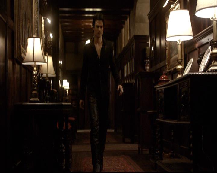 VampireDiariesWorld-dot-org_2x18TheLastDance1990.jpg