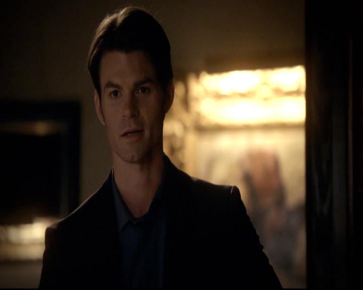 VampireDiariesWorld-dot-org_2x20TheLastDay0147.jpg