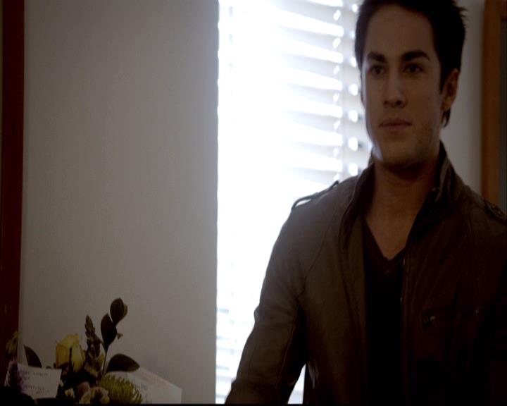 VampireDiariesWorld-dot-org_2x20TheLastDay0298.jpg